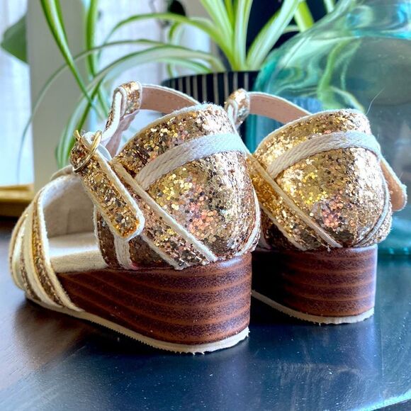 NWOT JoyFolie Gold Hazel Sandal Gold Glitter Stone Wedge 5 Bling Hazel in Gold - Picture 7 of 10